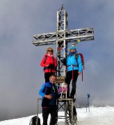 53 Alla croce di  Cima Grem (2049 m)